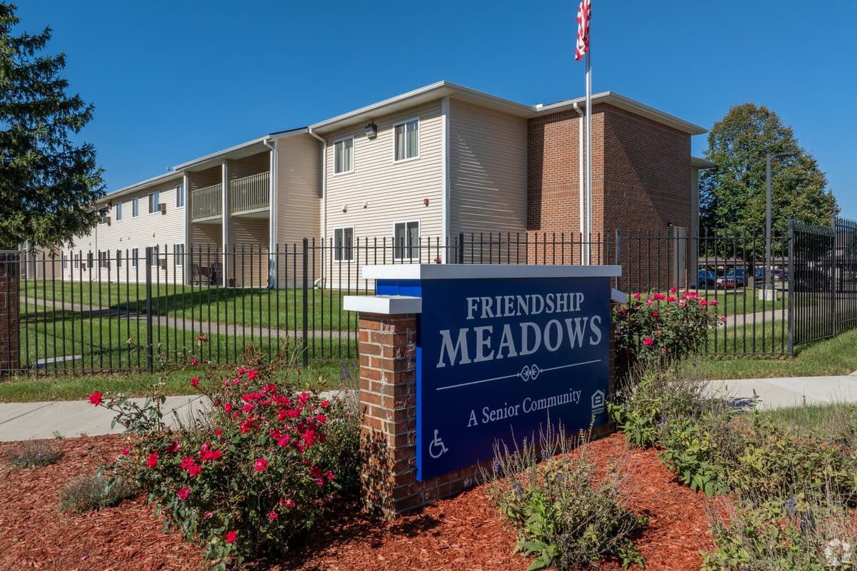 Detroit apartments for rent - image - Monument Sign.jpg