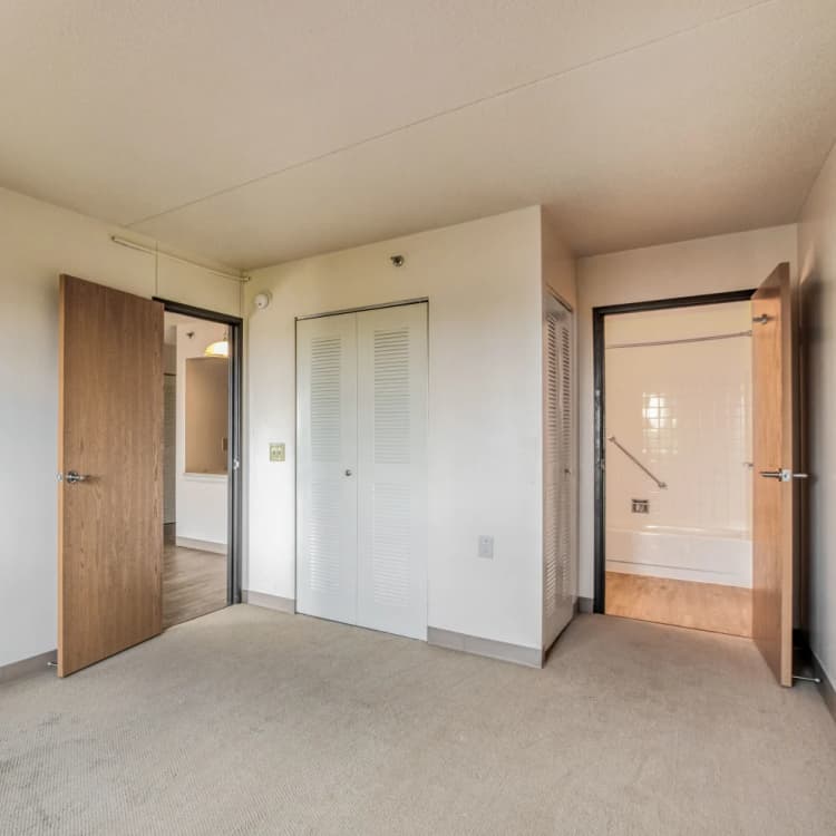Detroit apartments for rent - image - VillageCenter_901PallisterSt_II-8426212_PHO_37_ptxk6m_leizah.webp