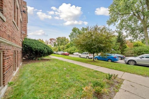 Detroit apartments for rent - Property image - 100 Glynn Ct. - 3