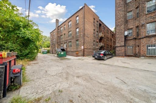 Detroit apartments for rent - Property image - 100 Glynn Ct. - 2