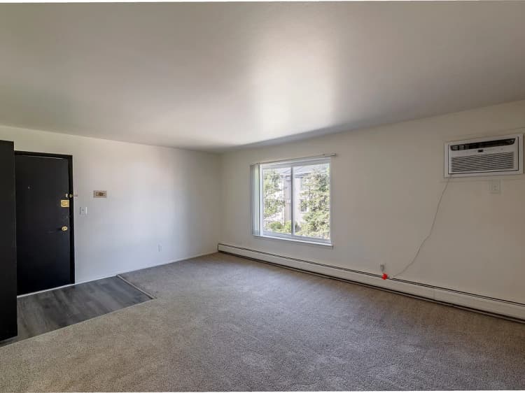 Detroit apartments for rent - image - ramblewood_04_living.jpg