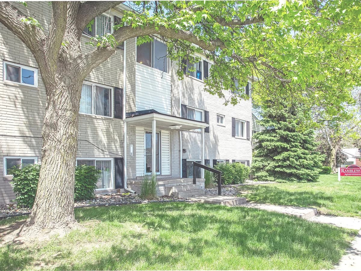 Detroit apartments for rent - Property image - Ramblewood Apartments - 3