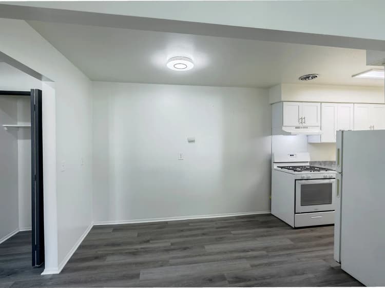 Detroit apartments for rent - image - ramblewood_16_living_kitchen.jpg