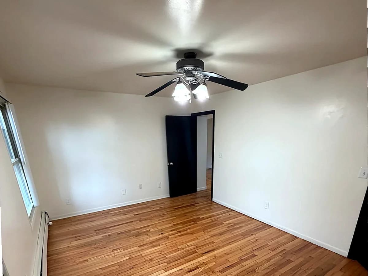Detroit apartments for rent - image - baxter_12_bedroom.jpg