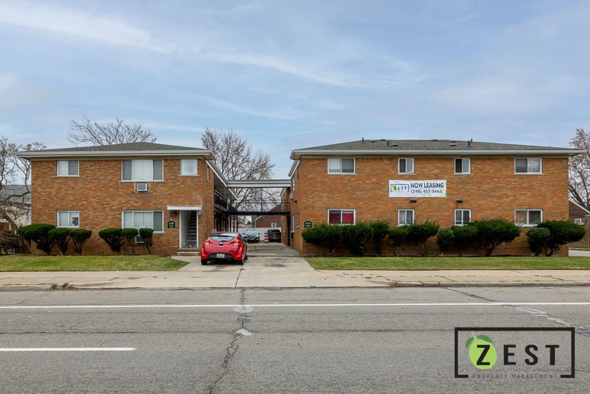 Detroit apartments for rent - Property image - 4480 E Outer Dr - Unit 8 - 3