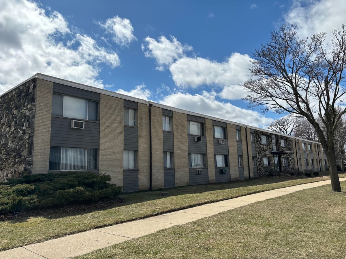 Detroit apartments for rent - Property image - 4480 E Outer Dr - Unit 8 - 2