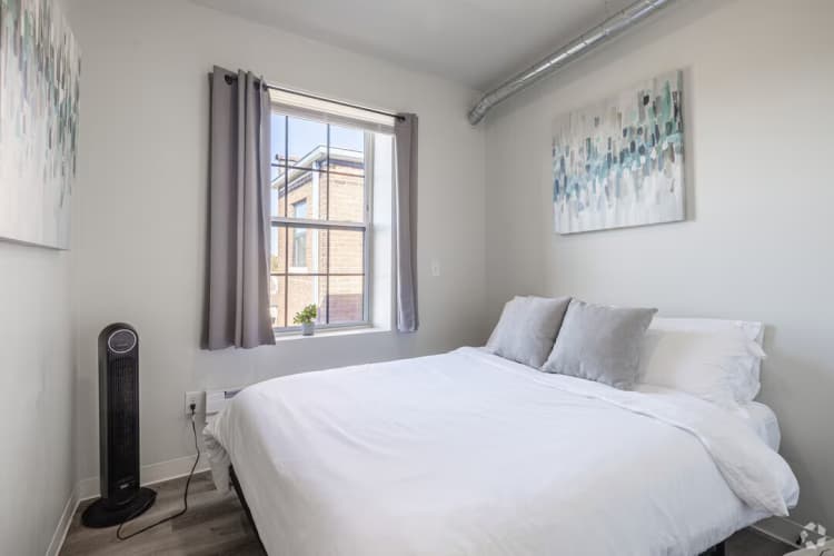 Detroit apartments for rent - image - bethune-lofts-detroit-mi-2br-1ba---800sf---bedroom.jpg