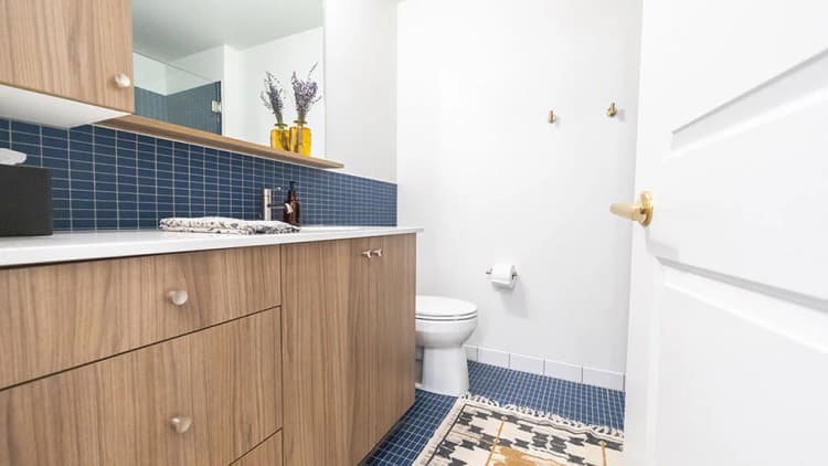 Detroit apartments for rent - image - Bathroom With Adequate Storage