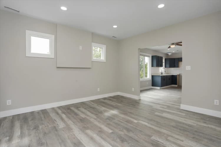 Detroit apartments for rent - image - 22-5122 W Chicago Detroit 0018.jpg