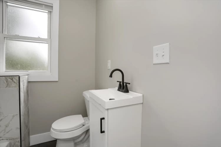 Detroit apartments for rent - image - 16-5122 W Chicago Detroit 0012.jpg