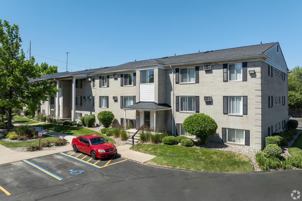 Detroit apartments for rent - Property image - Ramblewood Apartments - 1