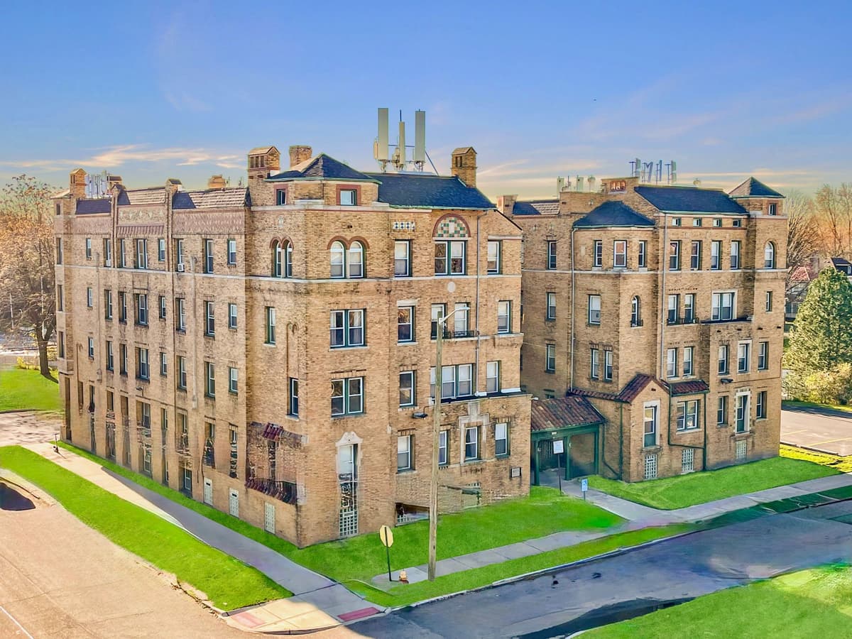 Detroit apartments for rent - Property image - 1415 Glynn Court - 1