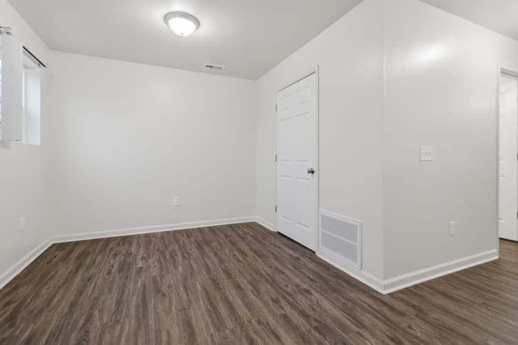 Detroit apartments for rent - image - 01_3825_Emerald_Springs_Detroit_MI_48212-Living_room-IMG_2551.jpg
