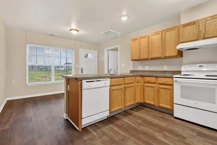 Detroit apartments for rent - image - imgi_57_1764120636284-IMG_6195.webp