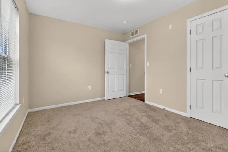 Detroit apartments for rent - image - imgi_64_1764120636689-IMG_6187.webp