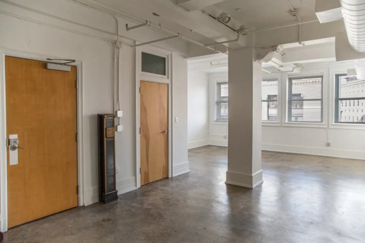 Detroit apartments for rent - image - Bay Windows at 1525 Broadway, Detroit