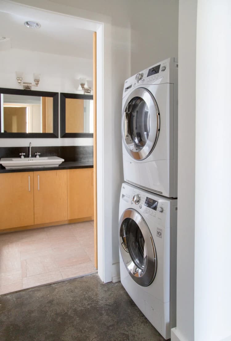 Detroit apartments for rent - image - In Home Full Size Washer And Dryer