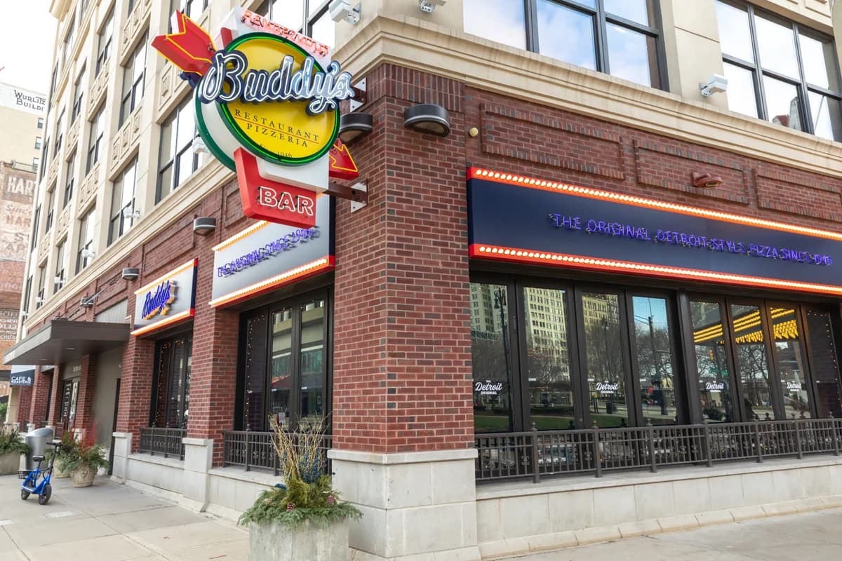 Detroit apartments for rent - image - Buddy's Pizza at Grand Circus Park