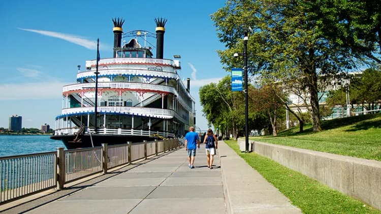 Detroit apartments for rent - image - River side area