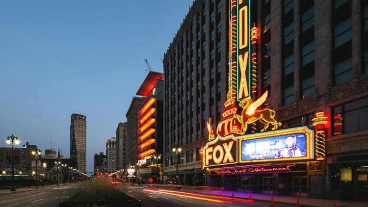 Detroit apartments for rent - image - night lights