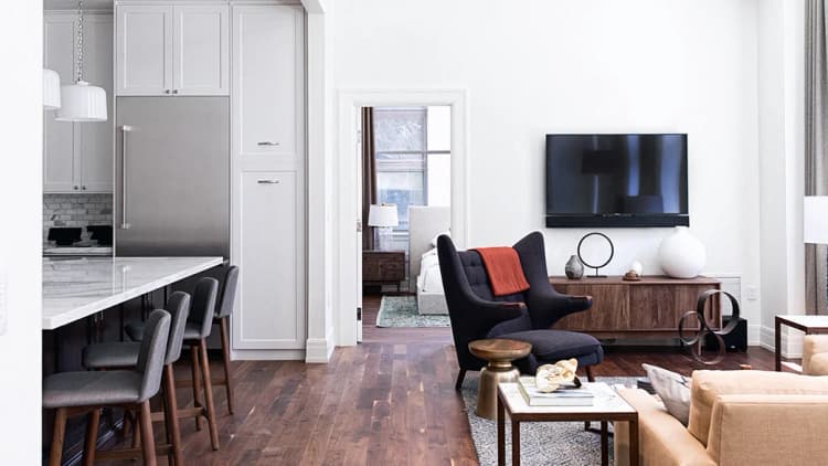 Detroit apartments for rent - image - Living room with tv