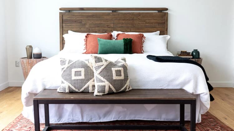 Detroit apartments for rent - image - Bed in Bedroom