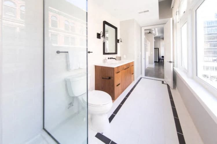 Detroit apartments for rent - image - Bathroom
