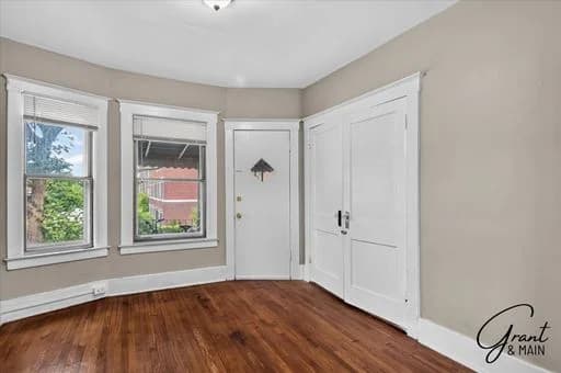 Detroit apartments for rent - Property image - 1943 W Bethune - 2