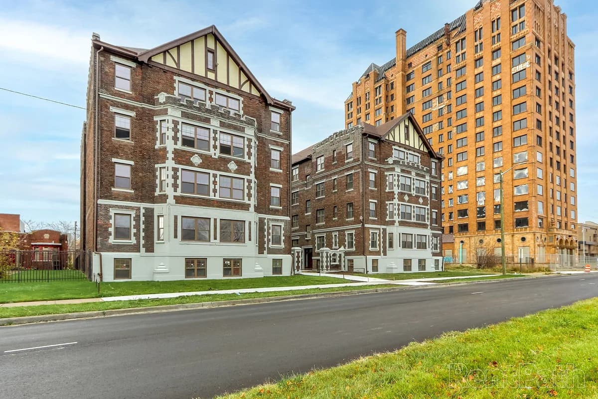 Detroit apartments for rent - Property image - Manning Manor - 1