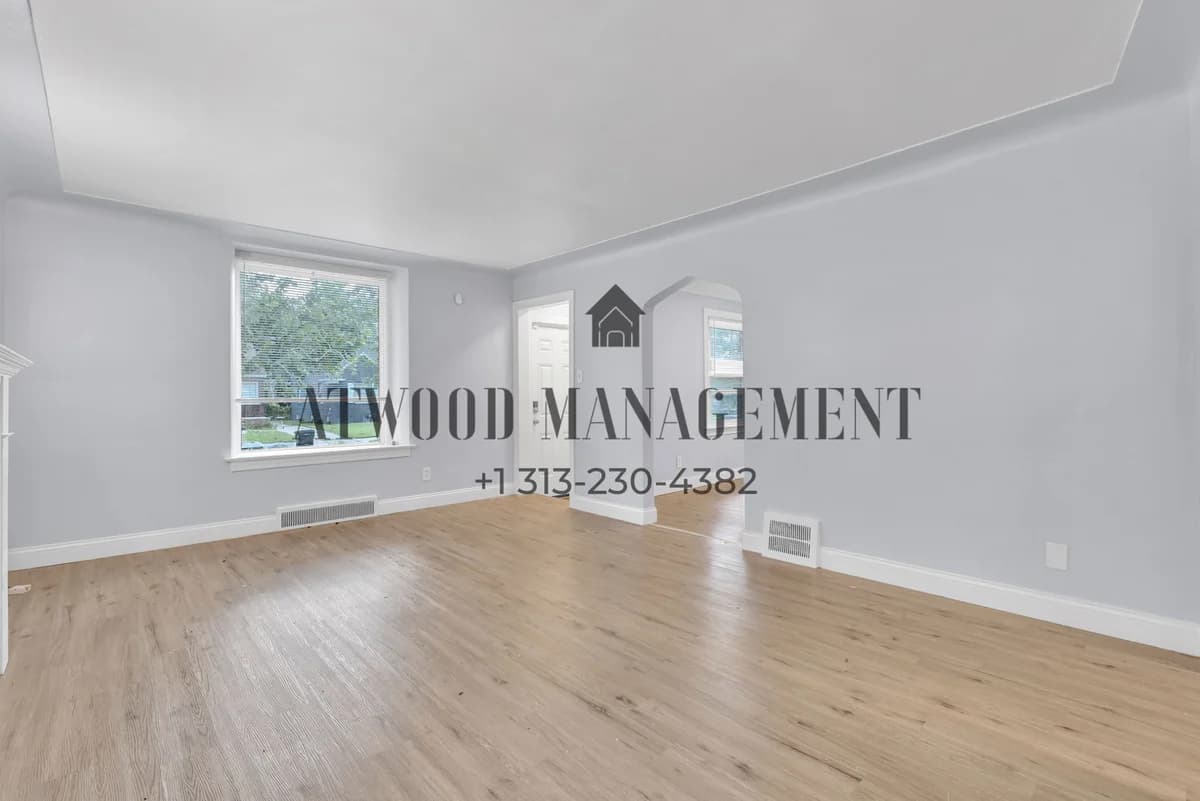 Detroit apartments for rent - Property image - 10037 Grayton St - 2