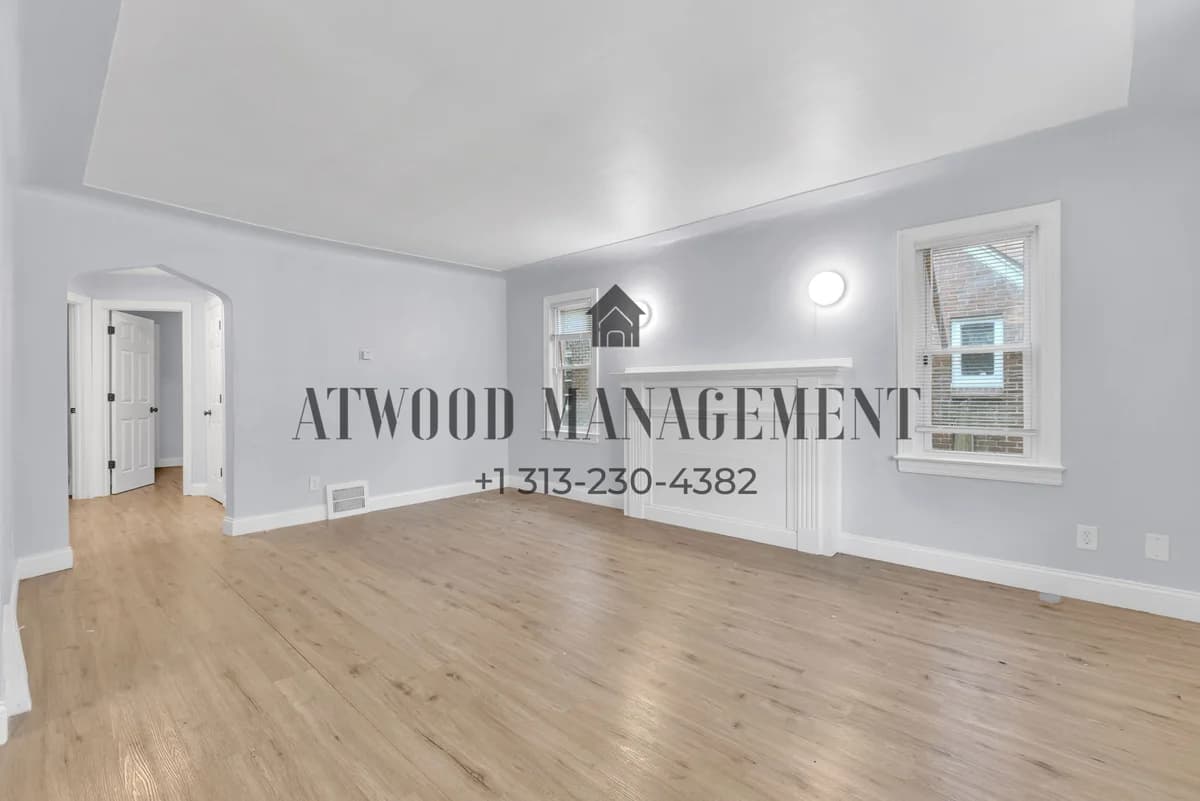 Detroit apartments for rent - Property image - 10037 Grayton St - 3
