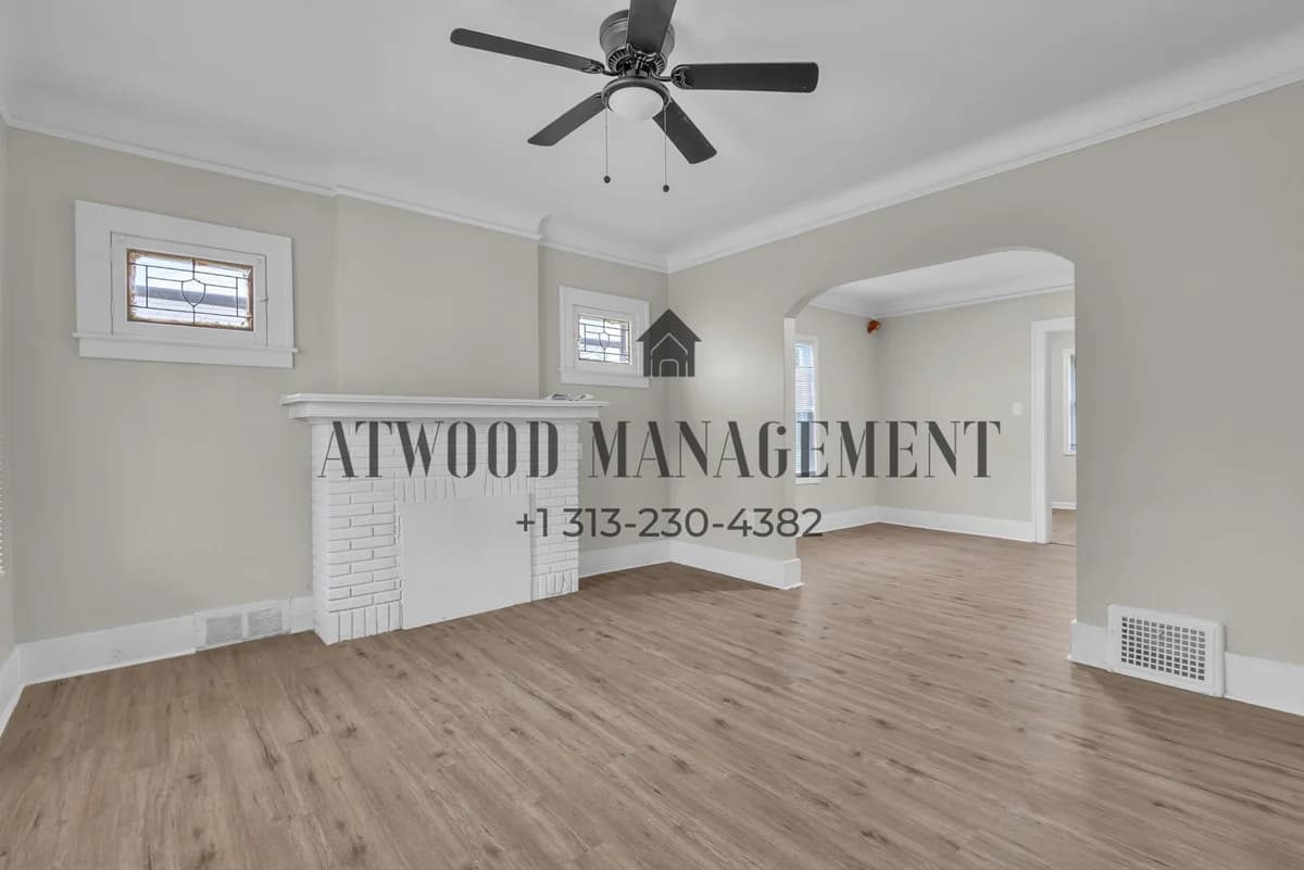Detroit apartments for rent - Property image - 16582 Santa Rosa Dr - 3