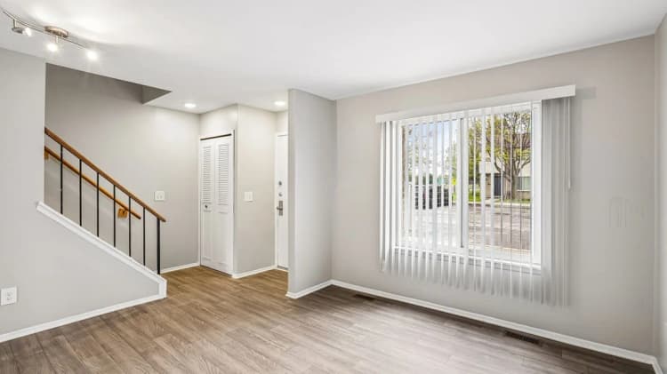 Detroit apartments for rent - image - 6-custom-Chrysler-Dr-Unit-3708-S2904-006.jpg