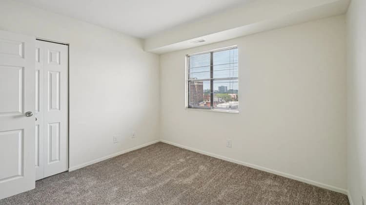Detroit apartments for rent - image - River-Place-Bedroom-2.jpg