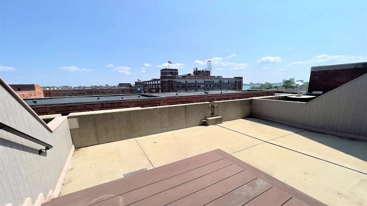 Detroit apartments for rent - image - River-Place-600-Building-9.jpg