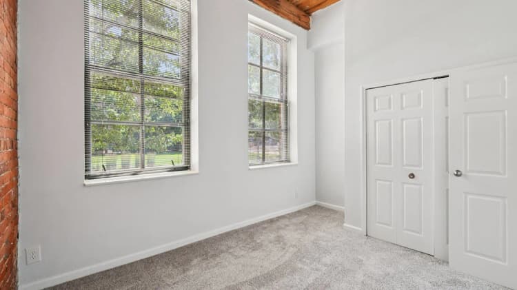 Detroit apartments for rent - image - River-Place-Bedroom.jpg