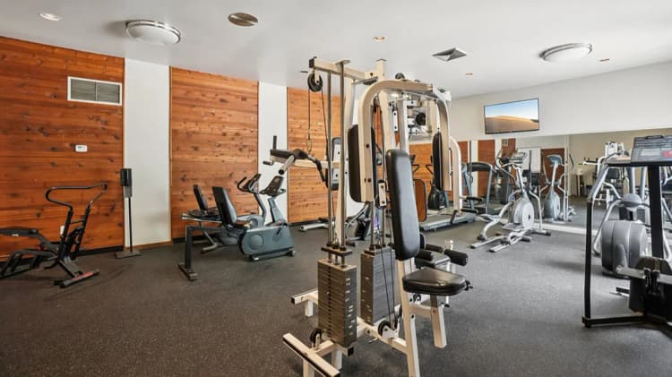 Detroit apartments for rent - image - HOS-Fitness-Center-Website.jpg
