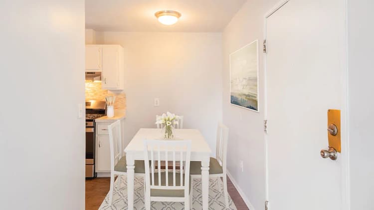 Detroit apartments for rent - image - Cityside-Dining-Entry.jpg