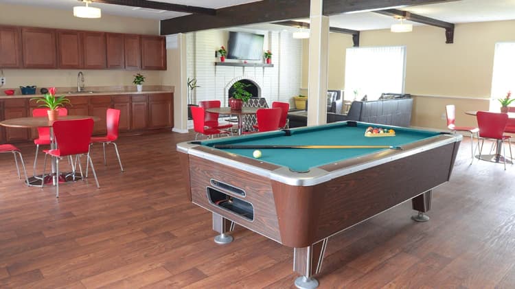Detroit apartments for rent - image - rivercrestarms-clubhouse.jpg