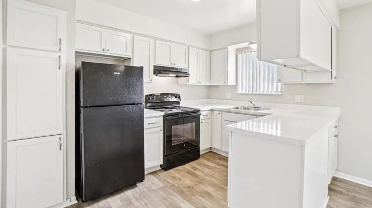 Detroit apartments for rent - image - Rivercrest-Arms-Kitchen-Website.jpg