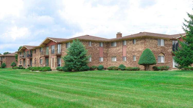 Detroit apartments for rent - image - rivercrestarms-main.jpg