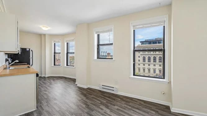 Detroit apartments for rent - image - 10-custom-1538-Centre-St-Unit-901-S0705-002_edited.jpg