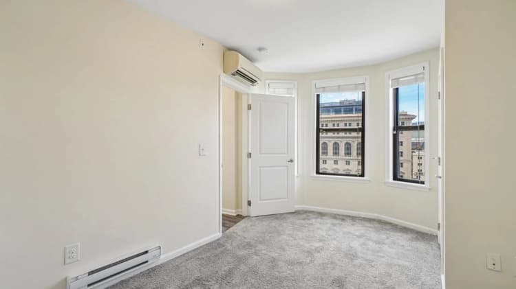 Detroit apartments for rent - image - 17-custom-1538-Centre-St-Unit-901-S0705-009.jpg