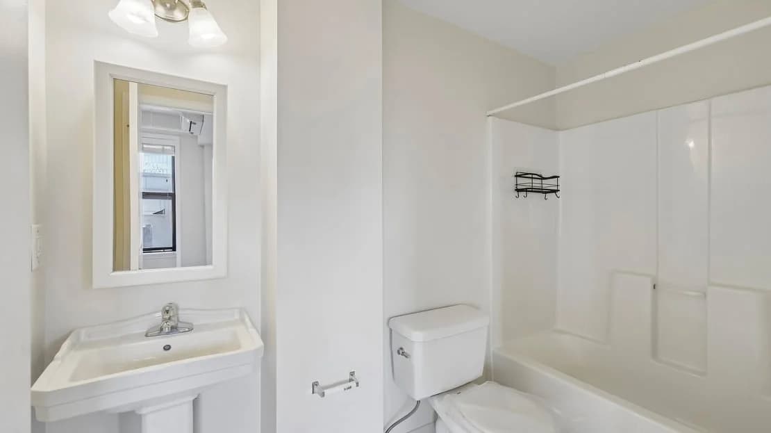 Detroit apartments for rent - image - 31-custom-1538-Centre-St-Unit-802-S0705-005.jpg