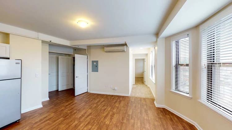 Detroit apartments for rent - image - Ashley-Entry-905.jpg