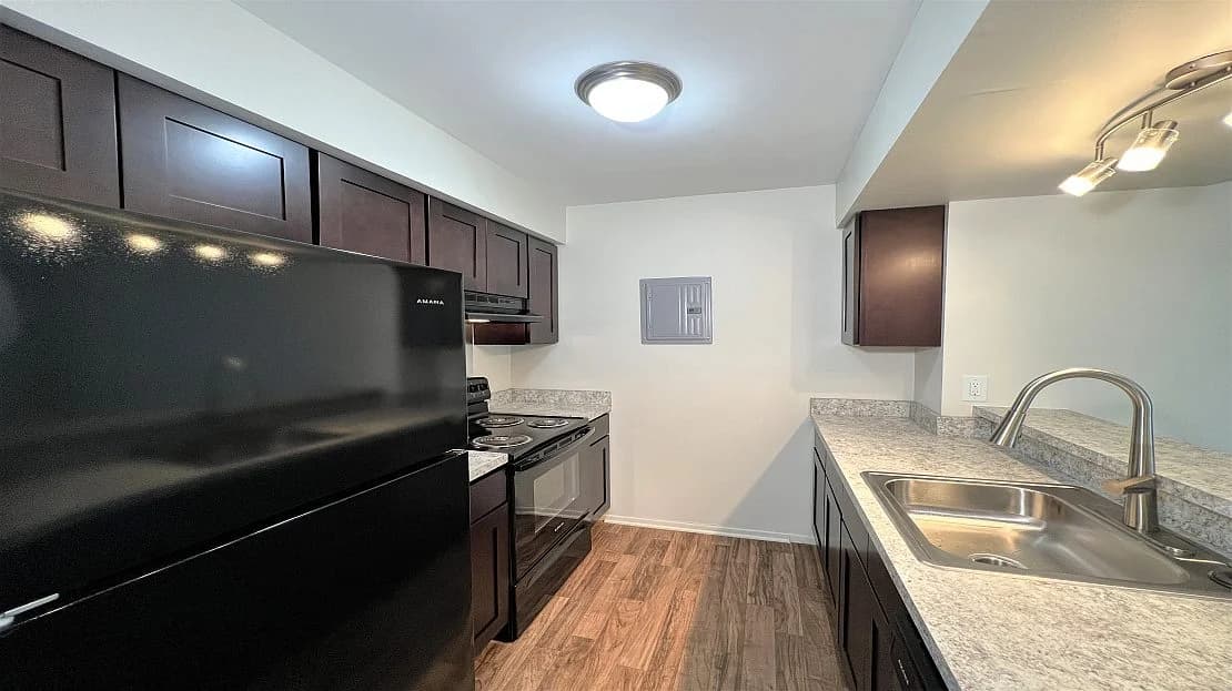 Detroit apartments for rent - Property image - Harper Square Apartments - 1