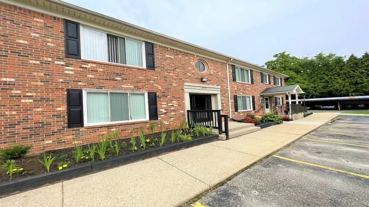 Detroit apartments for rent - image - Harper-Square-Office.jpg