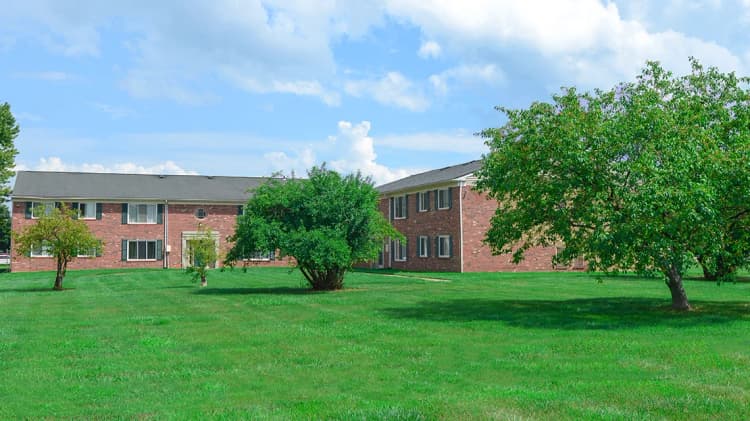 Detroit apartments for rent - image - harpersquare-courtyard.jpg