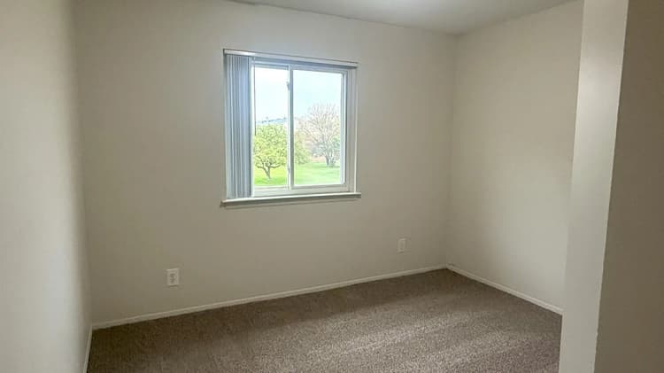 Detroit apartments for rent - image - Harper-Sq-Bedroom-Website.jpg