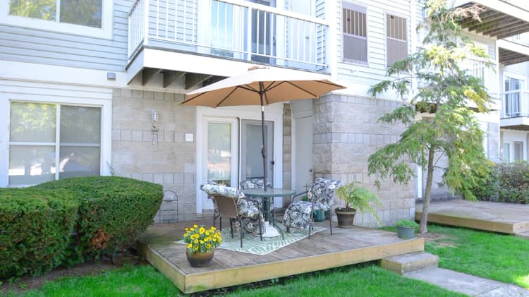 Detroit apartments for rent - image - grayhavenmarina-exterior3.jpg